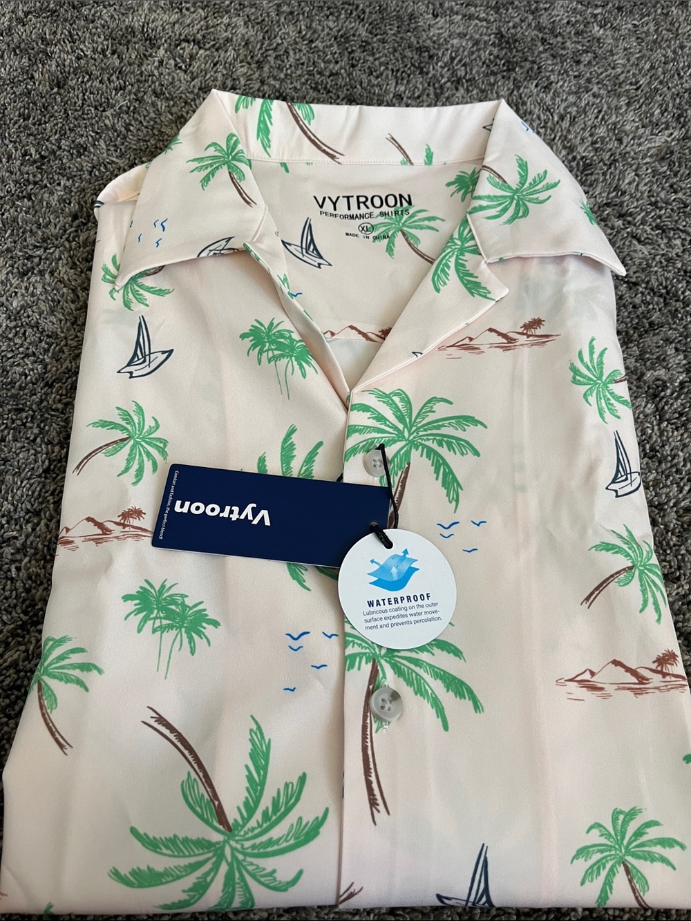 Men’s off White Palm-Print Short Sleeve Shirt!  New. Waterproof! Men XL